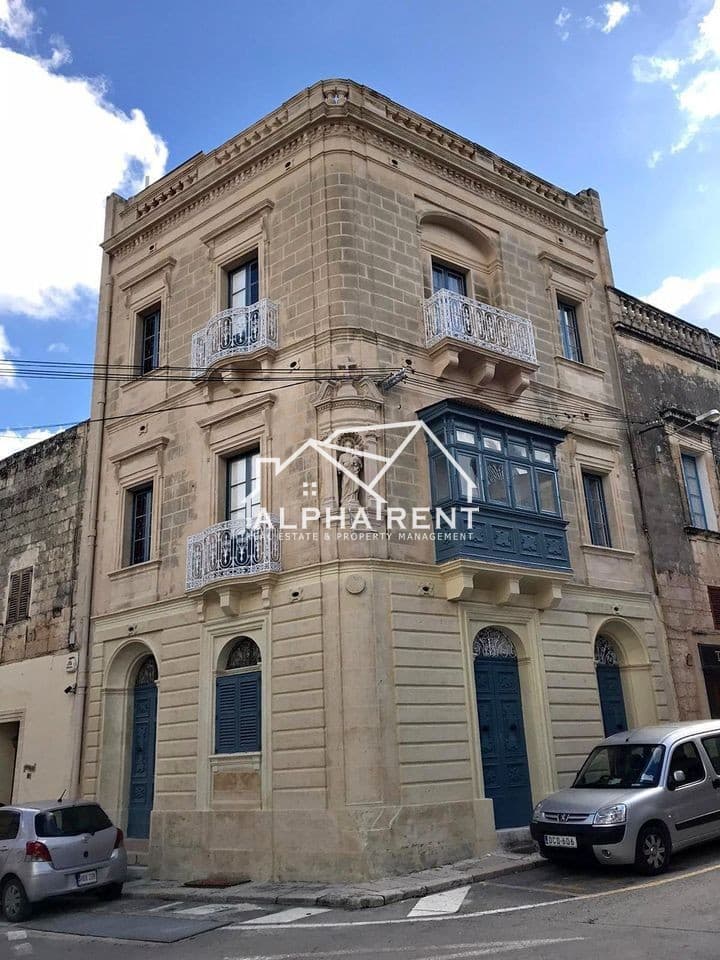 Commercial Rent Guesthouses in Qormi
